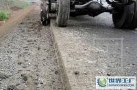 路面機械新選擇 路沿石與自來水開溝機高效作業(yè)解析